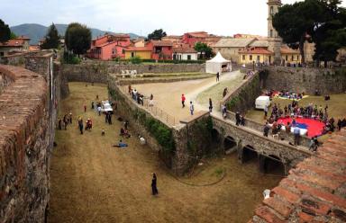 386927_10200865438428673_1604847760_n